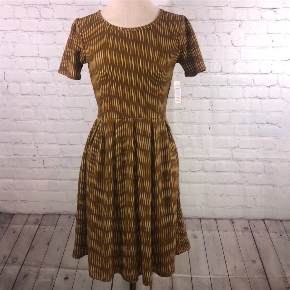 NWT LuLaRoe Amelia Dress Size Small